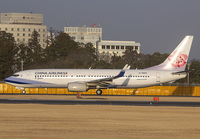 CHINAAIRLINES_737-800_B-18660_NRT_0117_JP_small.jpg