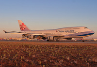 CHINAAIRLINES_747-400_B-18201_LAX_07_04D_JP_small2.jpg