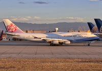 CHINAAIRLINES_747-400_B-18208_VCV_1117_1_JP_small.jpg