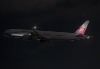 CHINAAIRLINES_777-300_B-18005_LAX_1221_JP_small.jpg