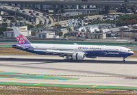 CHINAAIRLINES_777-300_B-18007_LAX_0616_4_JP_small.jpg