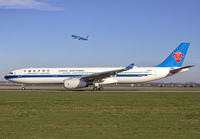 CHINASOUTHERN_A330-300_B-8366_AMS_1118_JP_small.jpg