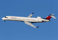 DELTACONNECTION_CRJ700_N567CA_LGA_414D_JP_small.jpg