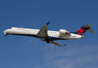 DELTACONNECTION_CRJ700_N617QS_LAX_0213C_JP_small.jpg