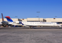 DELTACONNECTION_CRJ900_N813SK_LAX_1109_JP_small.jpg