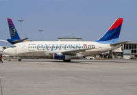 DELTAEXPRESS_737-200_N305DL_JFK_0602_JP_small.jpg