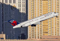 DELTA_717_N608AT_LAS_1115_3_JP_small.jpg