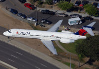 DELTA_717_N755AT_LAX_1115_11_JP_small.jpg