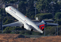 DELTA_717_N982AT_LAX_1117W_3_JP_small.jpg