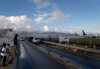 DELTA_737-700_N303DQ_SXM_0114K_JP_small.jpg