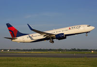 DELTA_737-800_N3733Z_JFK_0713E_JP_small.jpg