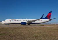 DELTA_737-900_N827DN_ATL_1114N_jP_small.jpg