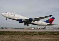 DELTA_747-400_N666US_LAX_0210E_JP.jpg