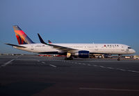 DELTA_757-200_N709TW_JFK_0913B_JP_small.jpg