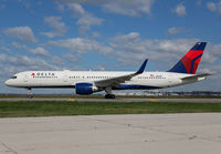 DELTA_757-200_N822DX_JFK_0516_JP_small.jpg