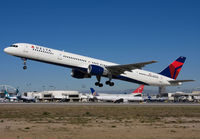 DELTA_757-300_LAX_1109Bsmall.jpg