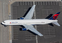 DELTA_767-300_N130DL_LAX_1115A__8_JP_small.jpg