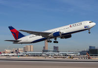 DELTA_767-300_N139DL_LAS_1114B_JP_small1.jpg