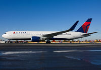 DELTA_767-300_N1607B_JFK_0210_JP.jpg