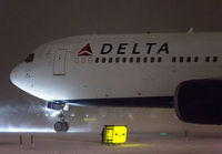 DELTA_767-300_N177DZ_JFK_0115BB_jP_small2.jpg