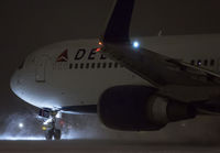 DELTA_767-300_N177DZ_JFK_0115BD_JP_small.jpg