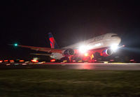 DELTA_767-400_JFK_0714B_JP_small.jpg