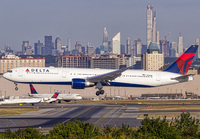 DELTA_767-400_N830MH_JFK_0919C_JP_small.jpg