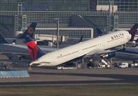 DELTA_767-400_N841MH_FRA_1112G_JP_small.jpg