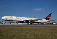 DELTA_767-400_N841MH_JFK_0413C_JP_small.jpg