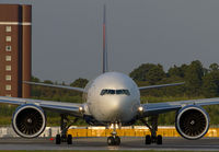 DELTA_777LR_N706DN_NRT_1011C_JP_small.jpg