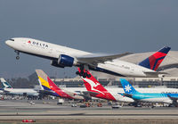 DELTA_777LR_N709DL_LAX_1114G_JP_small1.jpg