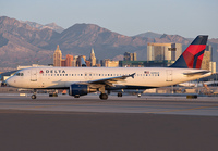 DELTA_A320_N319US_LAS_0417_1_JP_small.jpg