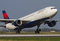 Filename=DELTA_A330-300_N802NW_JFK_0911F_JP_small.jpg
Filesize=149KiB
Dimensions=1000x695
Date added=May 18, 2014 DELTA_A330-300_N802NW_JFK_0911F_JP_small.jpg