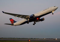 DELTA_A330-300_N813NW_JFK_0713B_JP_small.jpg