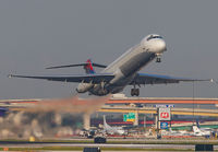 DELTA_MD88_FLL_1006_JP_small.jpg