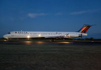 DELTA_MD88_N995DL_JFK_0913B_JP_small.jpg