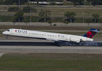 DELTA_MD90_N916DN_LAX_1110jp.jpg