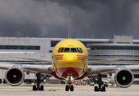 DHL_767-300F_N372CM_MIA_1023_JP_small.jpg