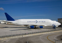 DREAMLIFTER_747_N747BC_MIA_0611P_JP_small.jpg