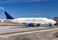 DREAMLIFTER_747_N747BC_MIA_0611P_JP_small~0.jpg