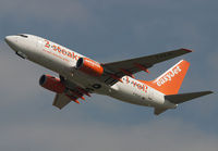 EASYJET_737-700_G-EZJG_AMS_0802_JP.jpg