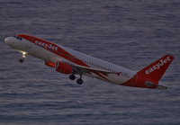 EASYJET_A320_G-EZUN_RHO_0818B_4_JP_small.jpg