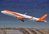 EASYJET_A321NEO_G-UZMA_RHO_0817A_6_JP_small.jpg