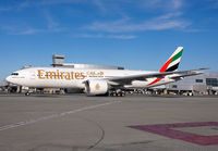 EMIRATES_777LR_A6-EWA_SFO_0209B_JP_small1.jpg