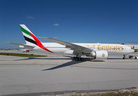 EMIRATES_777LR_A6-EWE_FLL_0217_JP_small.jpg