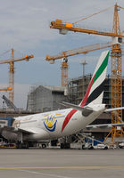 EMIRATES_A330-200_A6-EKV_ZRH_0802_JP.jpg