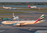 EMIRATES_A340-500_A6-ERA_JFK_0604D_JP_small1.jpg