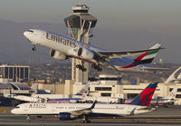 EMIRATES_DELTA_LAX_1110jp.jpg