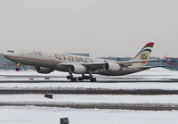 ETIHAD_A340-500_A6-EHB_JFK_0111_JP_small.jpg