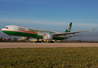 EVAAIR_777-300_LAX_0210jpavnetB-16703.jpg